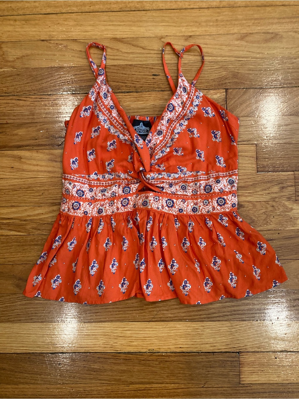 Angie | Cute Keyhole Front Flowy Cami